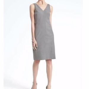 Banana Republic Gray Sleeveless V-Neck Sheath Dress Size 6